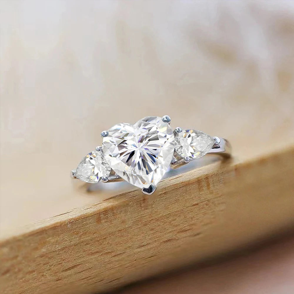 Brileon Amoura Heart Moissanite Ring - Brileon