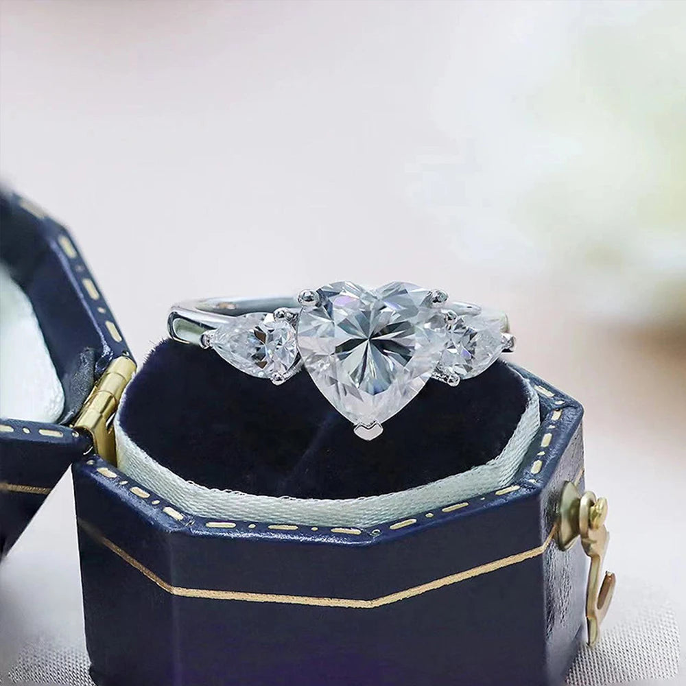 Brileon Amoura Heart Moissanite Ring - Brileon
