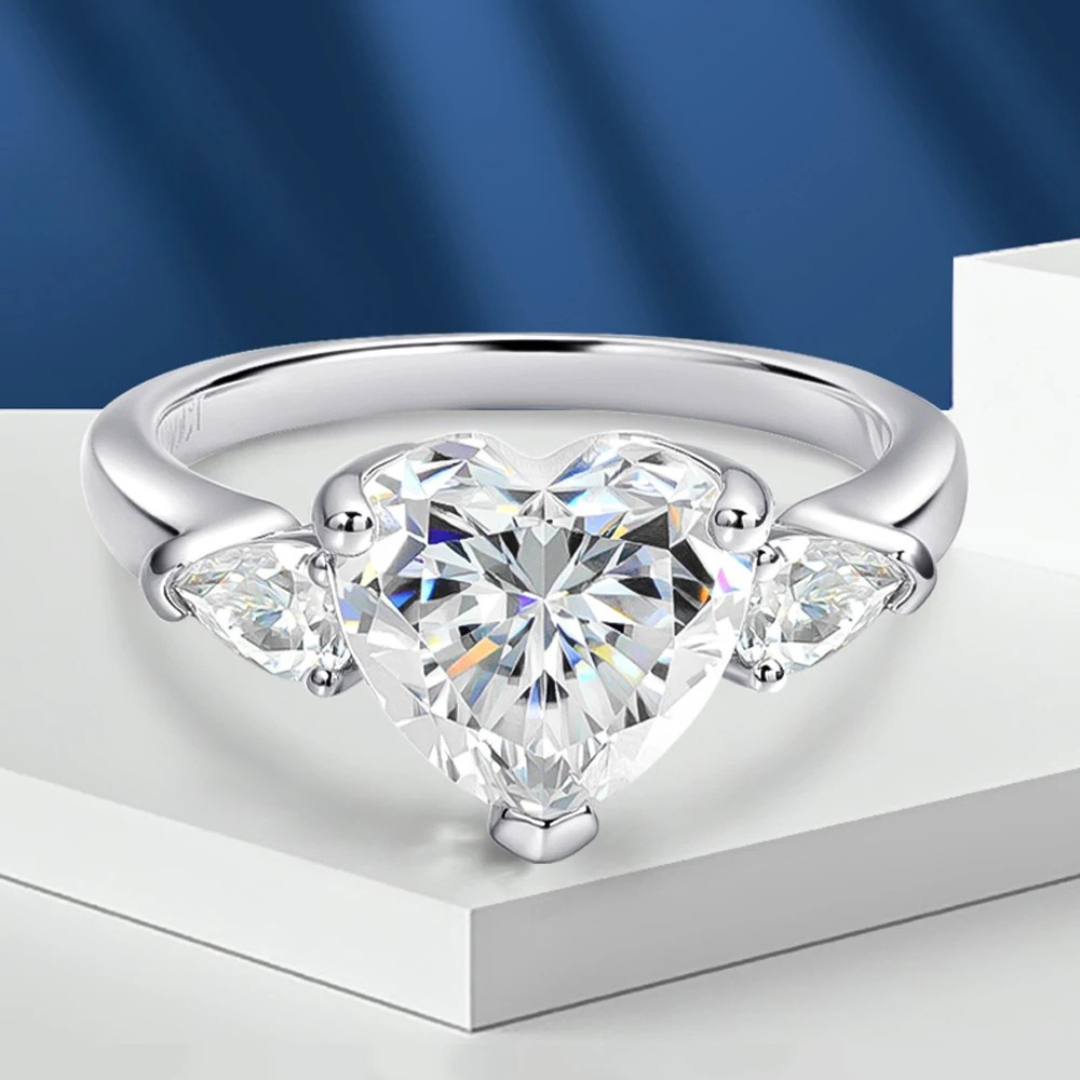 Brileon Amoura Heart Moissanite Ring - Brileon