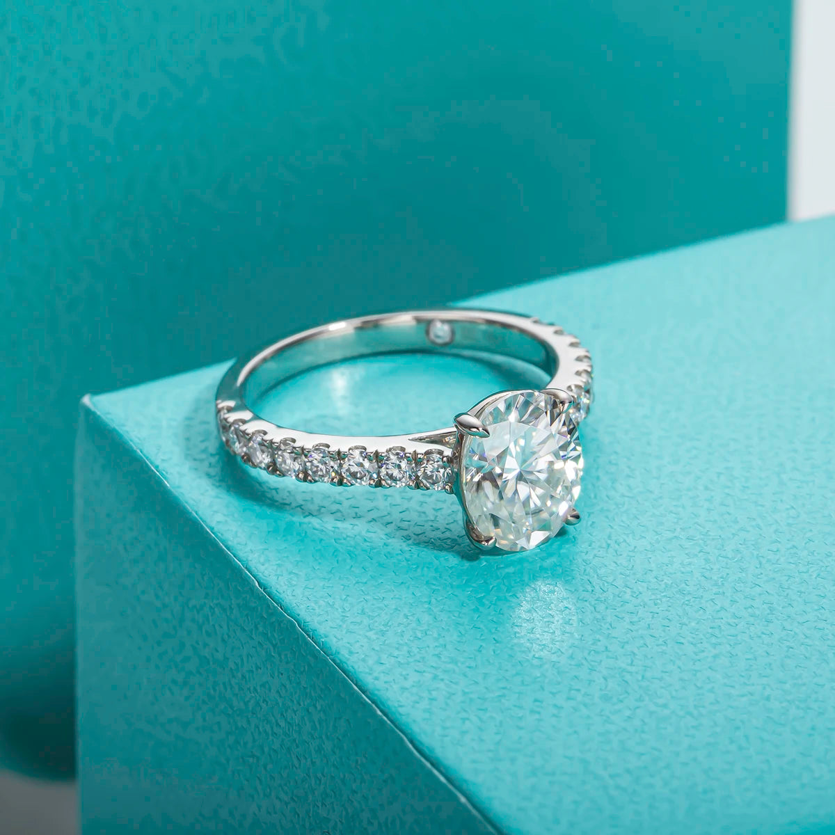 Brileon Radiance 2CT Oval Moissanite Engagement Ring – Timeless Elegance ✨ - Brileon
